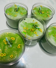 Load image into Gallery viewer, Avacado smoothie- Clay slime
